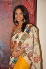 Neetu Chandra at Reka Rana_s art exhibition in Jehangir on 13th JUly 2011 (109).JPG